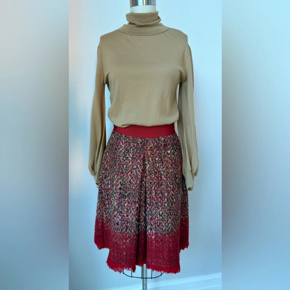 Moschino Classic Tan Turtleneck Sweater USA Size 6, Italian 40,100% virgin wool - Picture 6 of 12